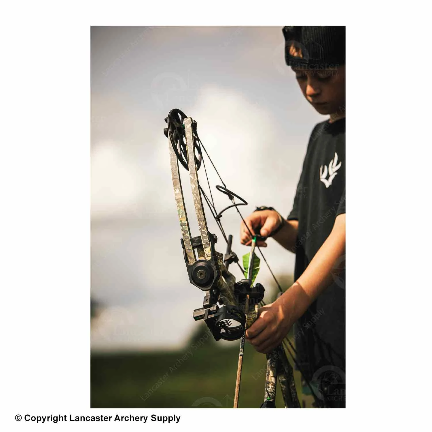 Hoyt Kobalt Youth Bow Package (Camo Colors) - Image 3
